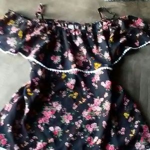 Cold shoulder top